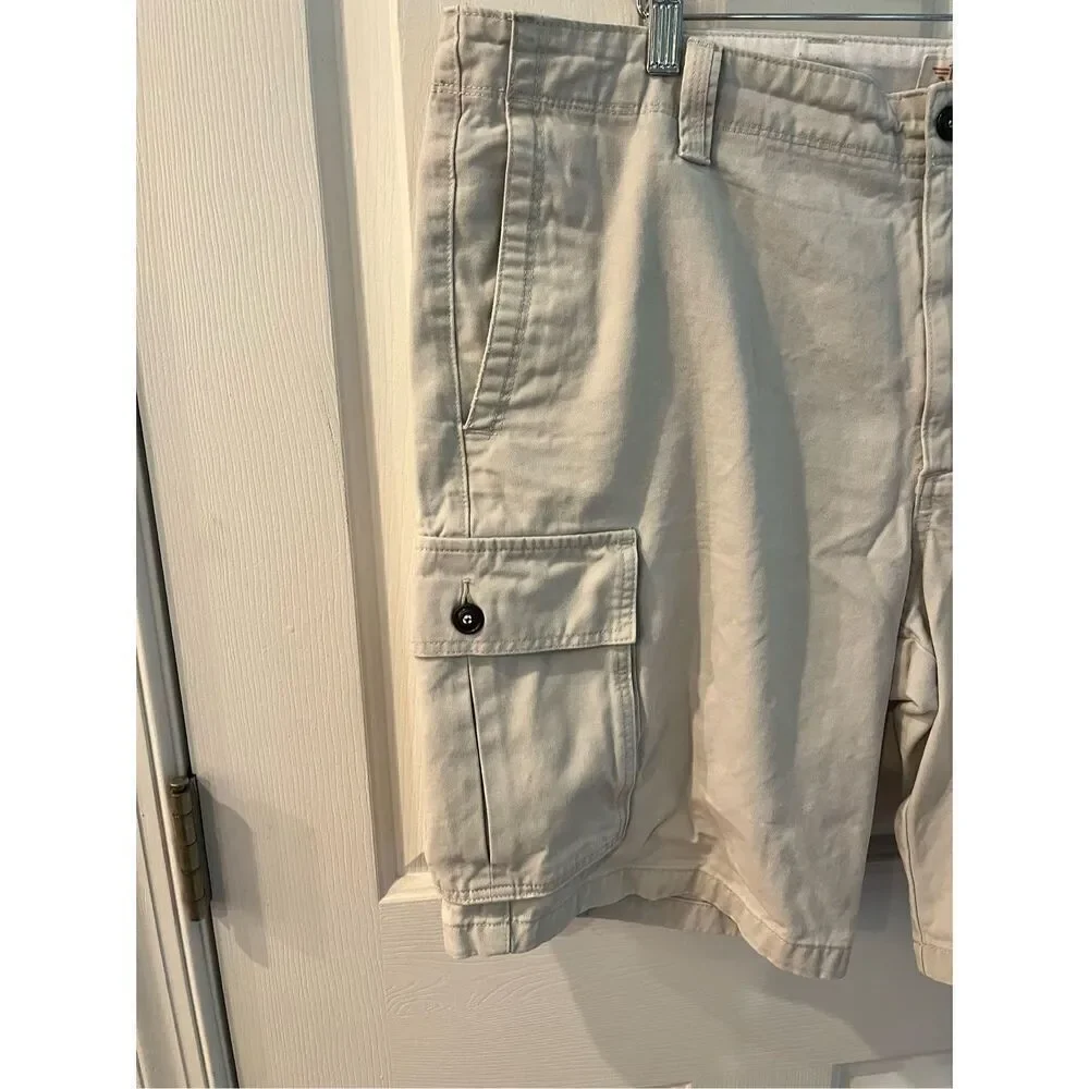 Dockers Putty Classic Fit Cargo Shorts sz 40 EUC
